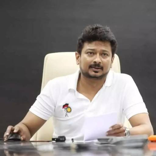 எம்.எல்.ஏ.க்களுக்கு கார் வழங்குவதில் காட்டும் வேகத்தை , விவசாயிகளுக்கான நிதியை கொண்டு சேர்ப்பதிலும் காட்ட வேண்டும் – உதயநிதி