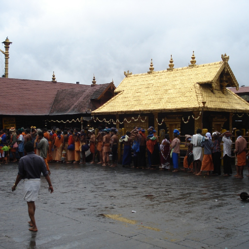 சபரிமலை அய்யப்பன் கோவிலுக்கு தமிழக பக்தர்கள் வழங்கிய தங்க கிரீடம் மாயம் 2012-ல் காணிக்கையாக வழங்கப்பட்ட 55.72 சவரன் கிரீடம் குறித்து பரபரப்பு!