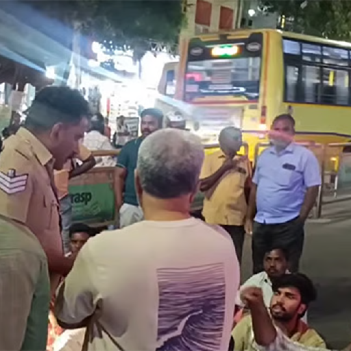 திருப்பூர் மருத்துவமனையில் ஆக்சிஜன் தீர்ந்ததால் தனியார் நிறுவன மேலாளர் உயிரிழந்ததாக குற்றச்சாட்டு – உறவினர்கள் சாலை மறியல்!
