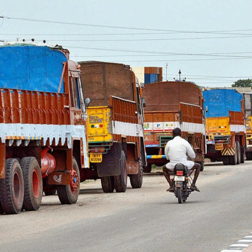 விதி மீறல்: 9 கனரக லாரிகளுக்கு ரூ.45 ஆயிரம் அபராதம் – தூத்துக்குடியில் போக்குவரத்து போலீசார் அதிரடி!