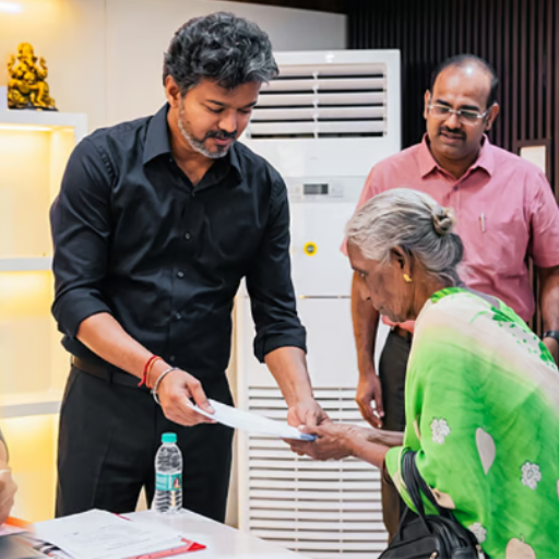 பெரம்பூர் எம்.எல்.ஏ. அலுவலகத்தில் விஜய் ஆய்வு: பொதுமக்களின் குறைகளை கேட்டறிந்து உடனடி நடவடிக்கைக்கு உத்தரவு!