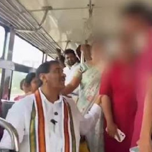பேருந்தில் கல்லூரி மாணவியிடம் தவறாக நடக்க முயன்ற வீடியோ சர்ச்சை – காங்கிரஸ் எம்.எல்.ஏ. மல்ரெட்டி ரங்கா ரெட்டி விளக்கம்