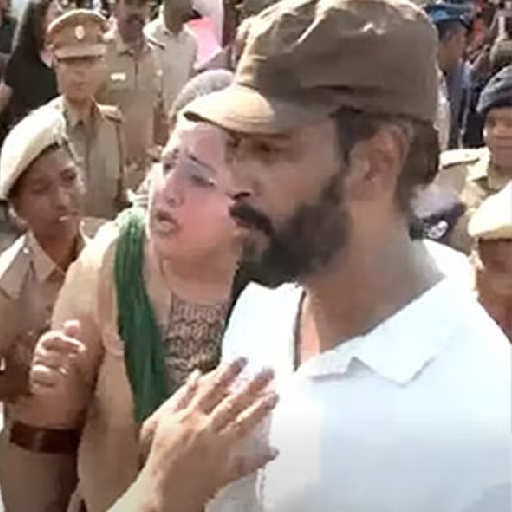 சென்னையில் SIR-க்கு எதிராகப் போராட்டம்: கரப்பான் பூச்சி ஜனதா கட்சியினர் கைது!