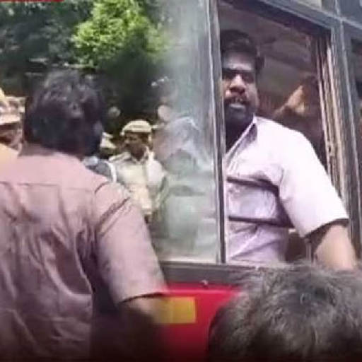 சென்னை: போராட்டத்தில் ஈடுபட்ட மருத்துவப் பணியாளர்கள் குண்டுக்கட்டாக கைது – 200-க்கும் மேற்பட்டோர் பங்கேற்பு!